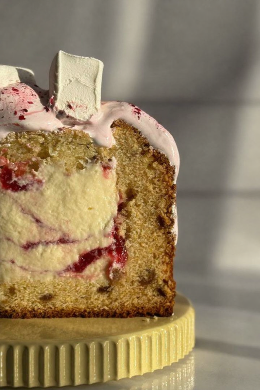 Strawberry Marshmallow Tvorozhny Kulich